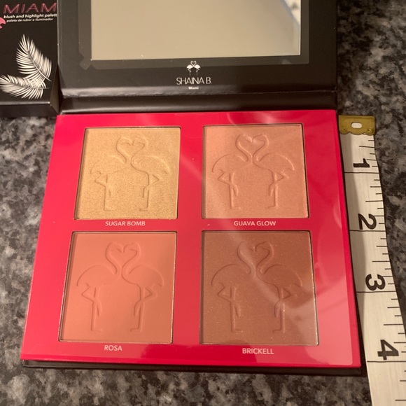 Shania B Miami blush and highlight palette - Picture 2 of 5
